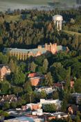 An aerial view of the 365滚球官网's 莫斯科 campus.